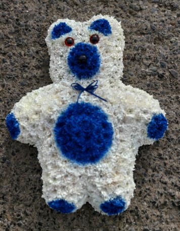 SMALL TEDDY BEAR WHITE WITH BLUE FEATURES