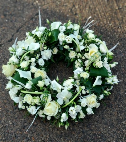 Contemporary White Wreath Ring