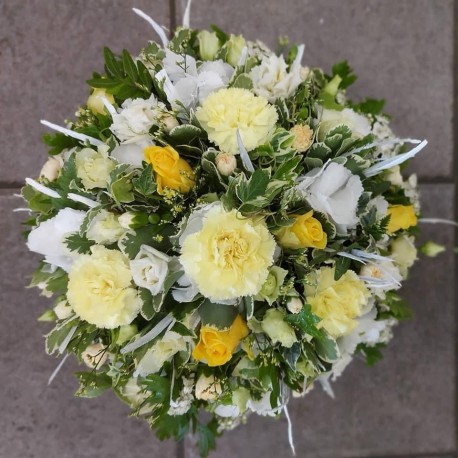 White and Yellow Posy Pad