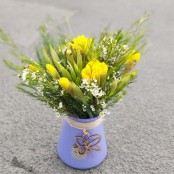 Daffodil eco vase
