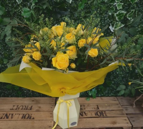 Yellow rose aqua box