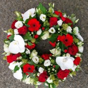 Red and White Wreath Ring