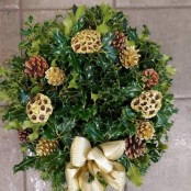 Traditional Golds Holly Wreath